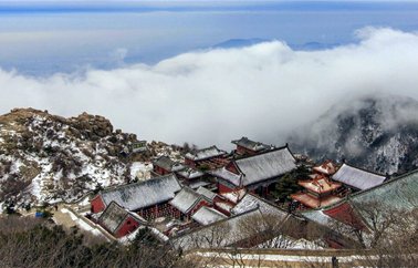 2016年泰山最后一场雪